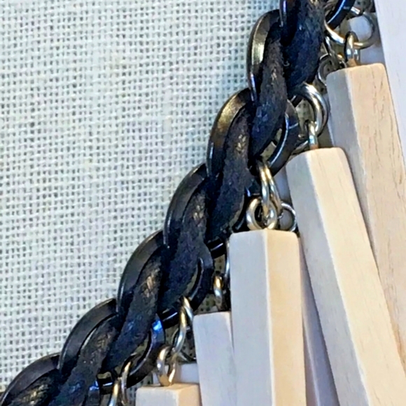 Rara Avis by Iris Apfel Wood Stick 22" Bib Necklace - Natural Color - New - Picture 5 of 9